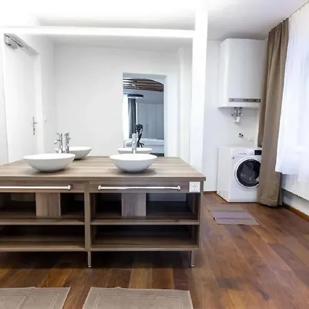 Goldene Pastete - Urban Luxury Center Graz